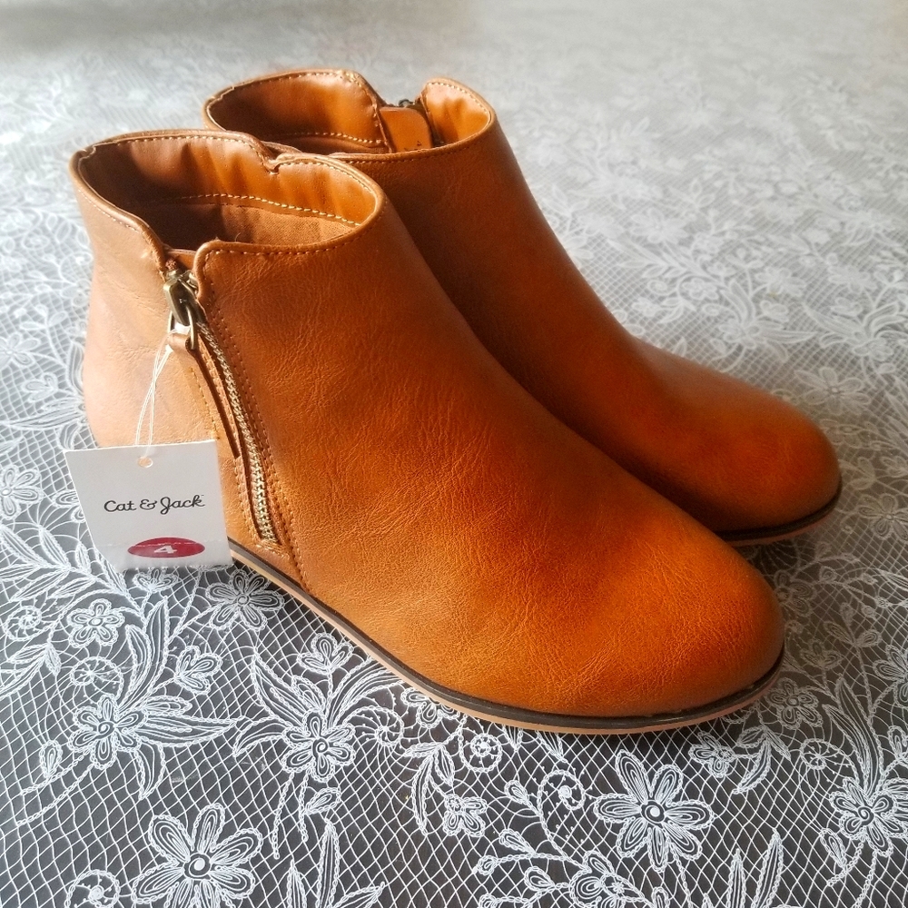 Girl shoes